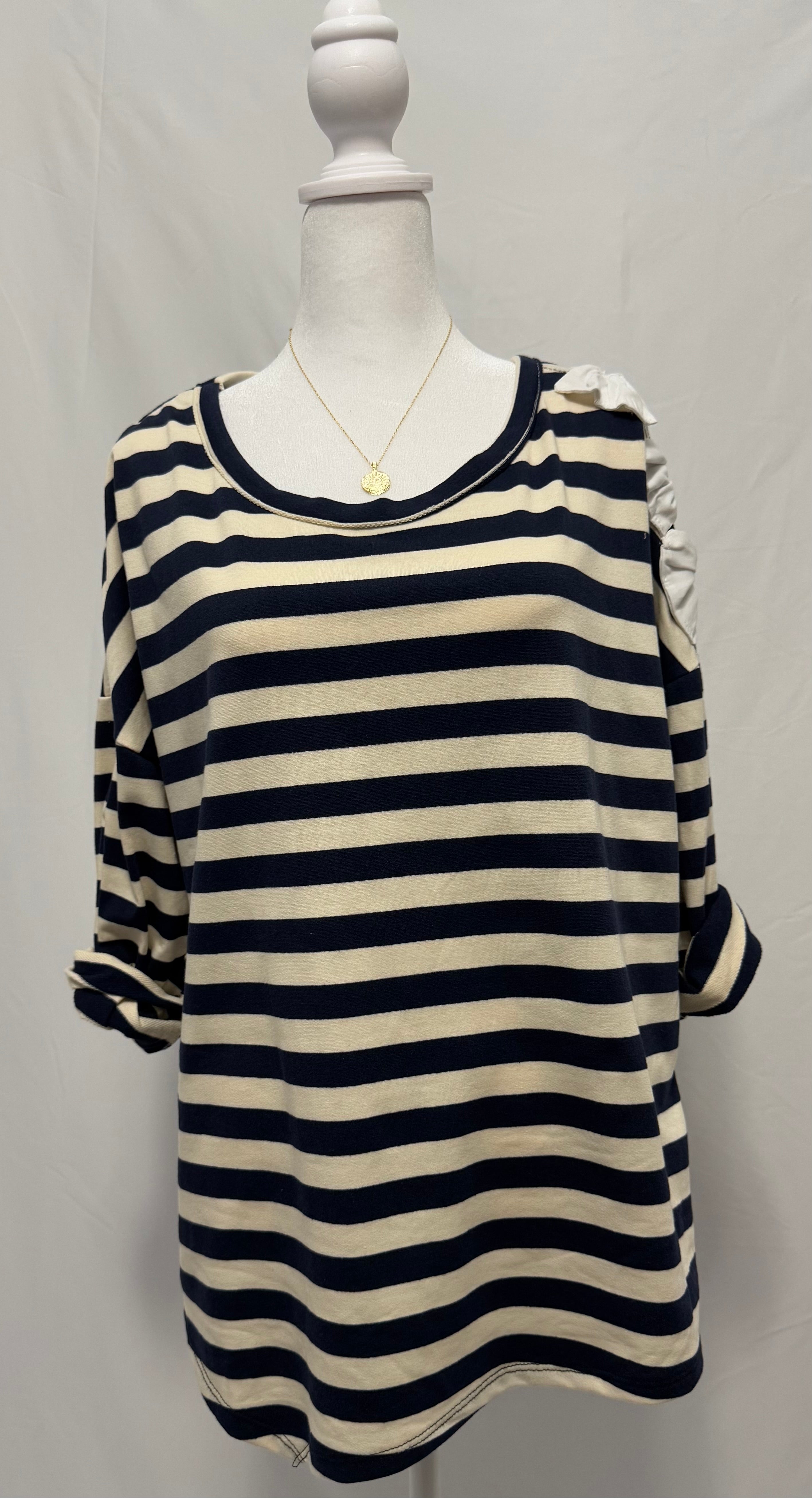 1108 stripe top with bows on shoulders