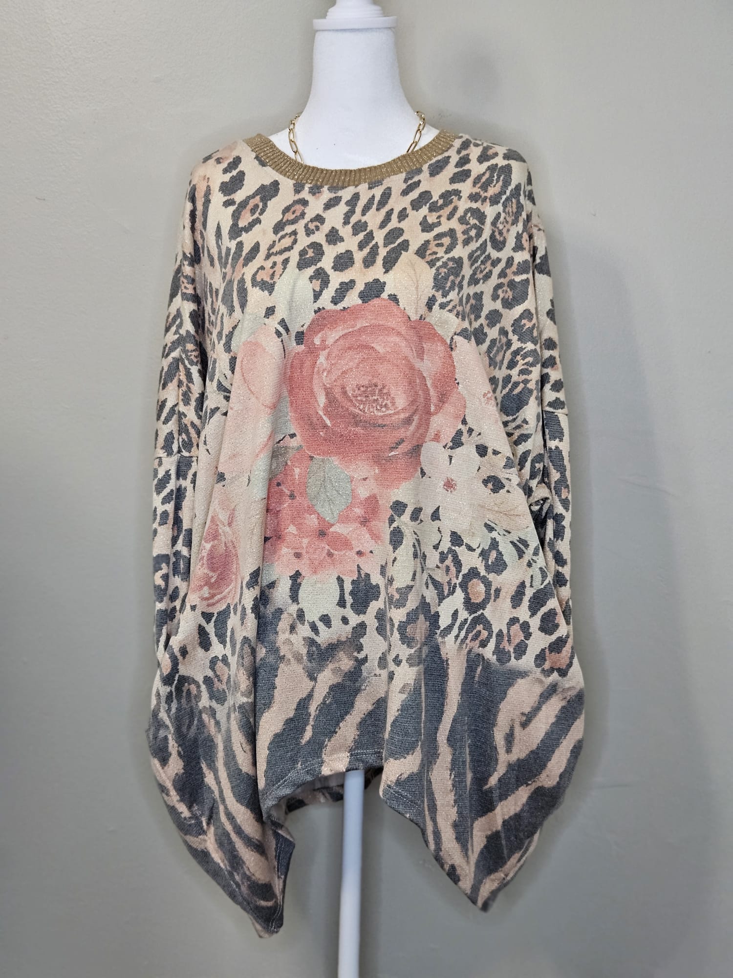 1033-2 oversize sweater with floral animal print with pockets