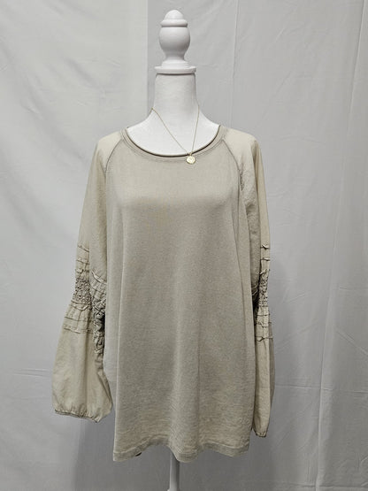 1096 long sleeve top with elastic at wrist